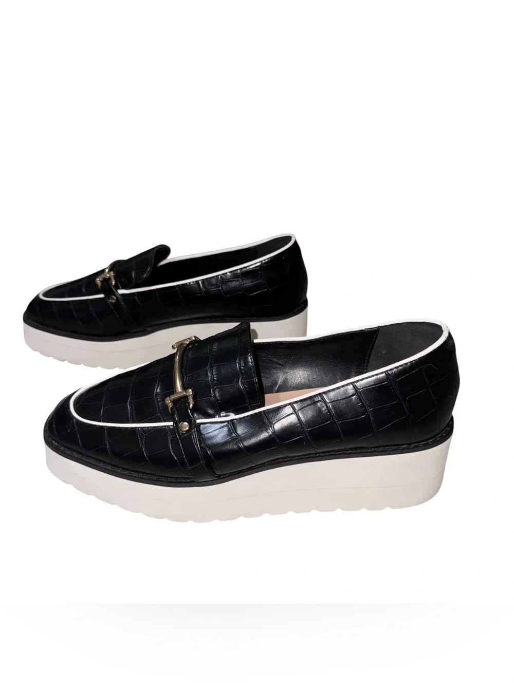Shoe Dazzle Women's Size 9 Steena Crocodile Platform Loafer Gold Trim Slip On